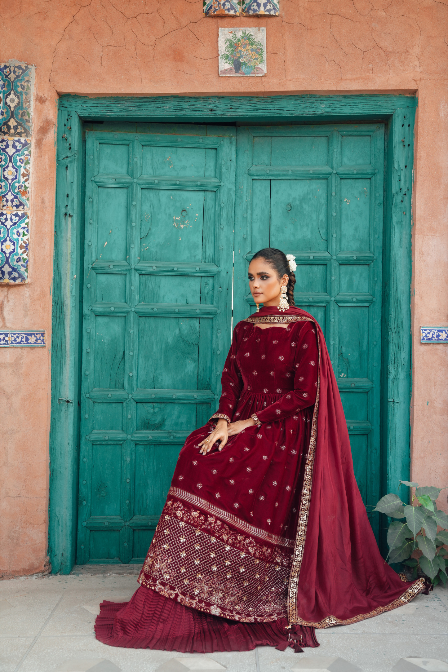 Embroidered Velvet Set with Crushed Bottom & Tassel Lace Dupatta