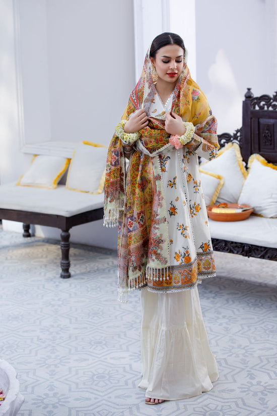 Mother's Jacquard 3-Piece Luxury Pret Suit – Mother-Daughter Matching