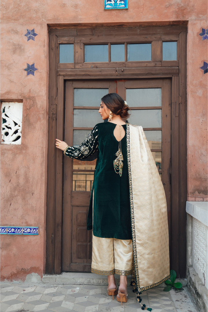 Elegant Velvet Embroidered Suit with Jamawar Accents