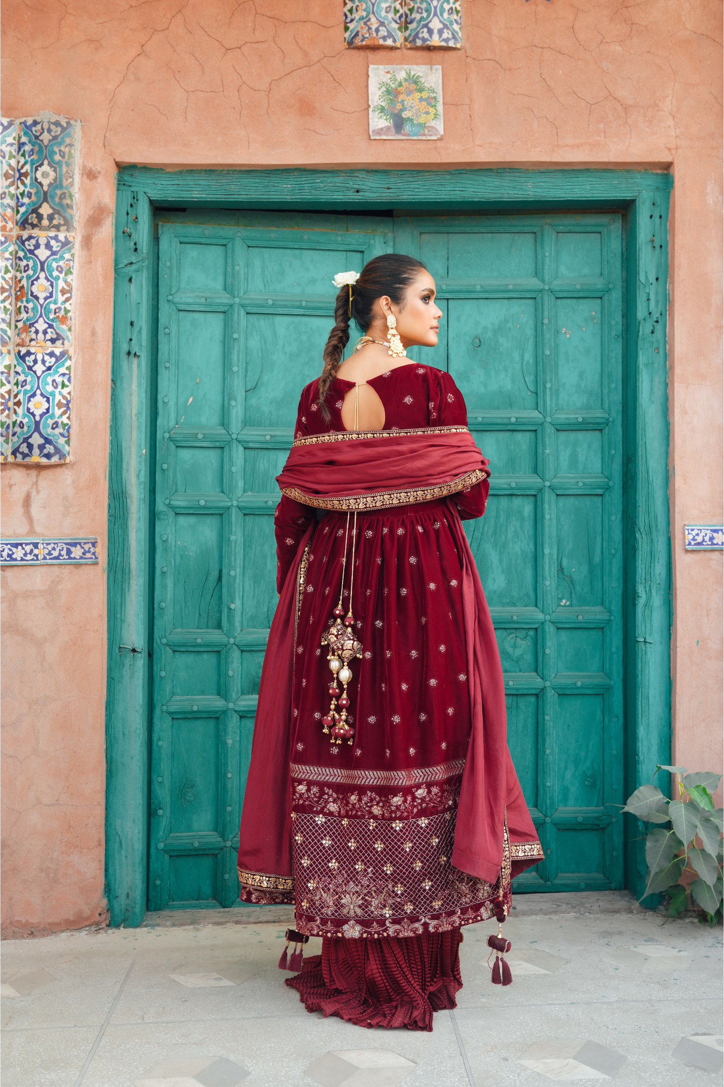 Embroidered Velvet Set with Crushed Bottom & Tassel Lace Dupatta