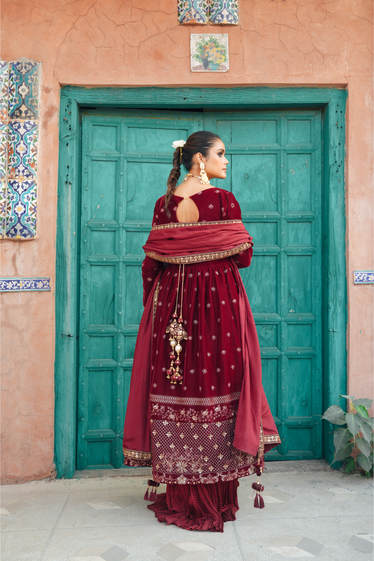 Embroidered Velvet Set with Crushed Bottom & Tassel Lace Dupatta