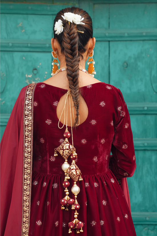 Embroidered Velvet Set with Crushed Bottom & Tassel Lace Dupatta